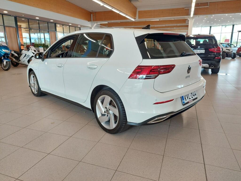 Volkswagen Golf 2021 Valkoinen