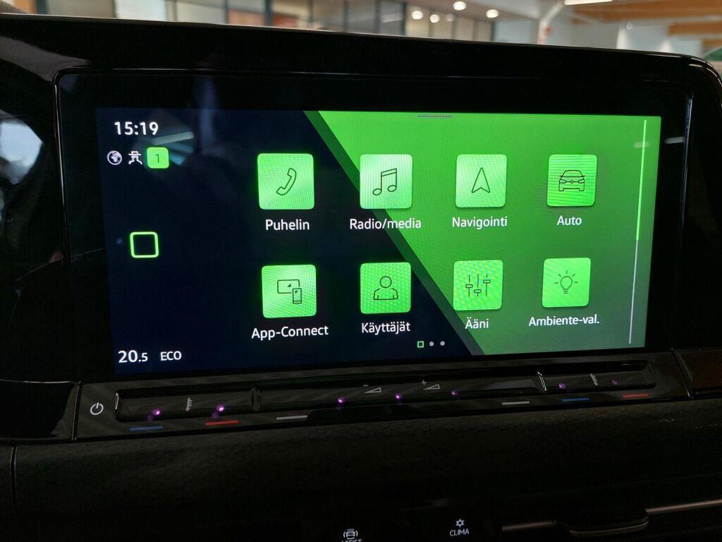 Volkswagen Golf 2021 Valkoinen