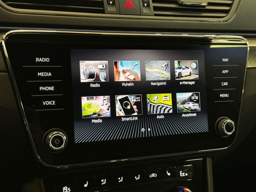 Skoda Superb 2023 Harmaa