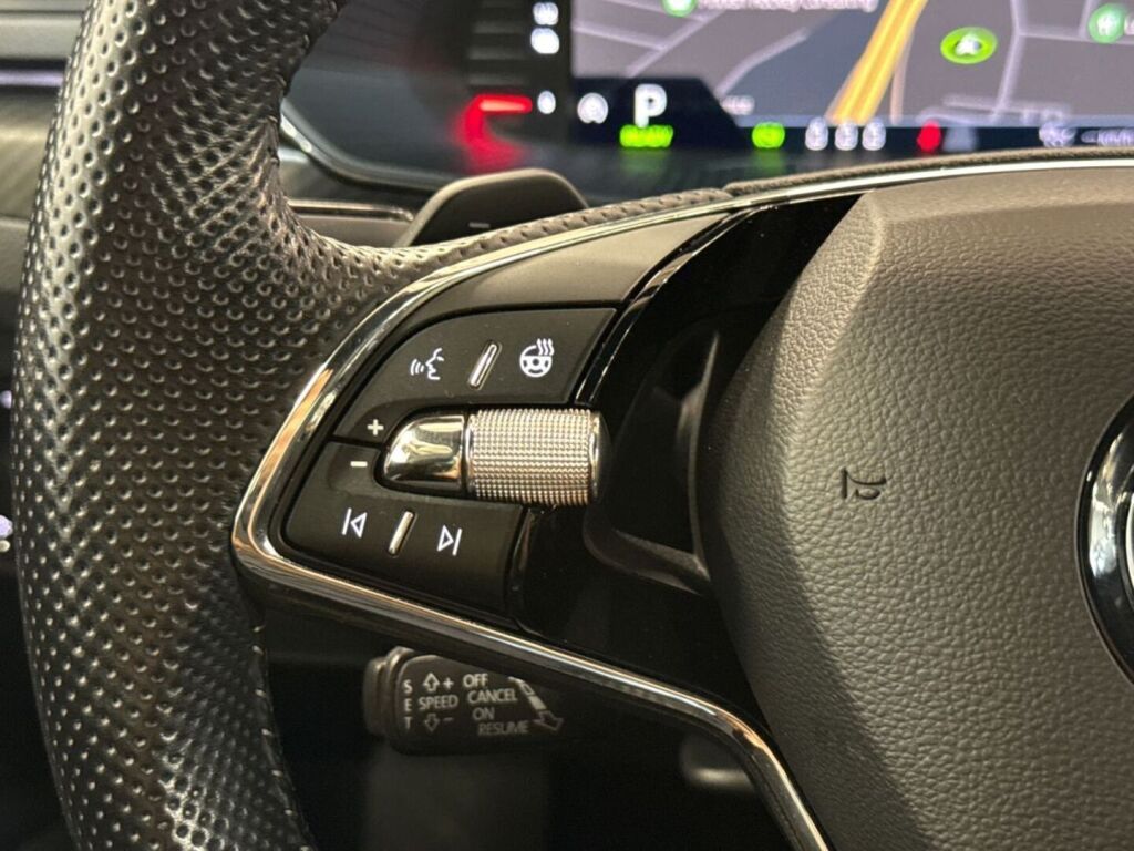 Skoda Superb 2023 Harmaa
