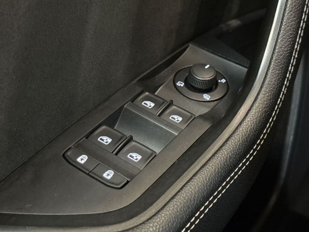 Skoda Superb 2023 Harmaa