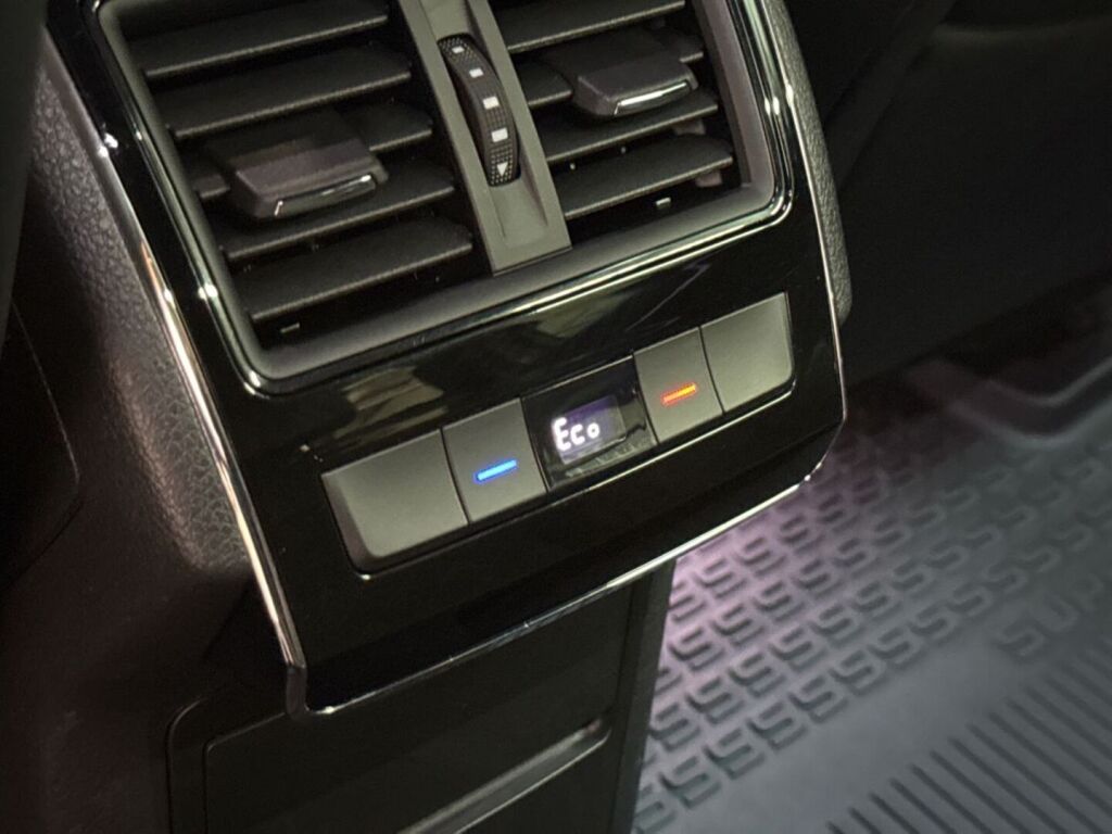 Skoda Superb 2023 Harmaa