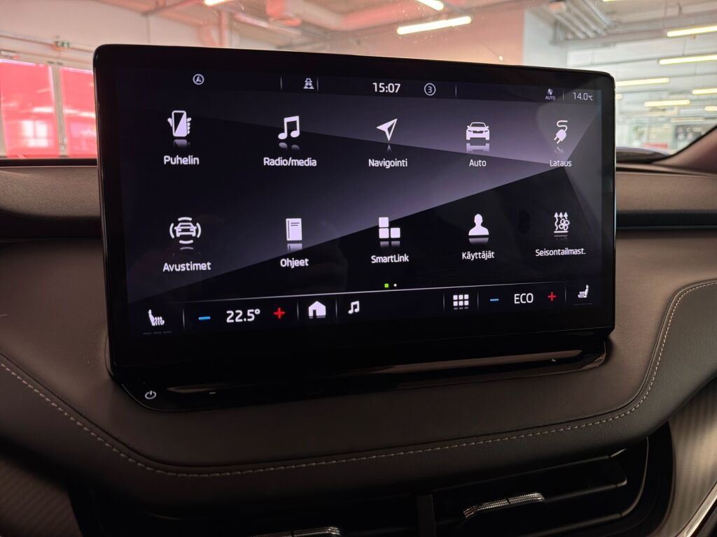 Skoda Enyaq 2023 Punainen