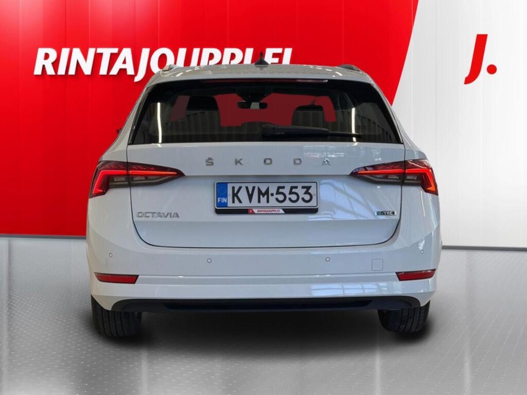 Skoda Octavia 2024 Valkoinen