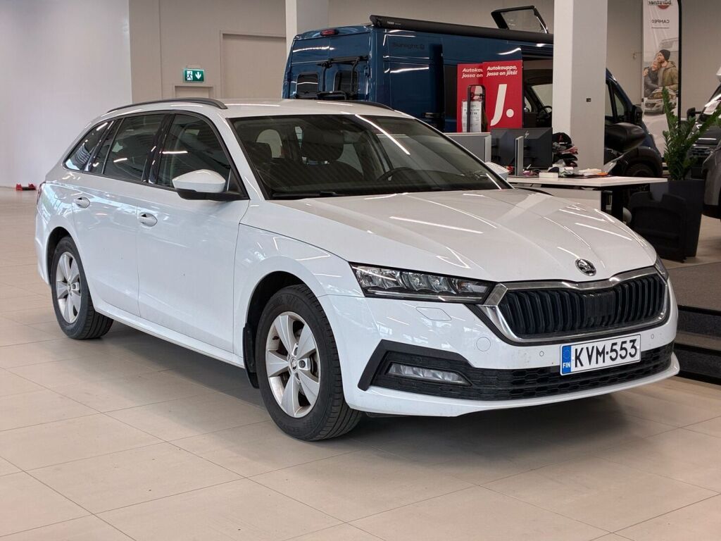 Skoda Octavia 2024 Valkoinen