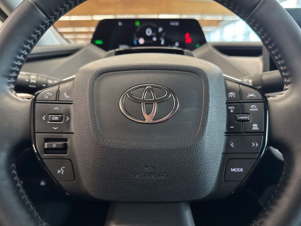 Toyota Prius Plug-in 2023 Valkoinen