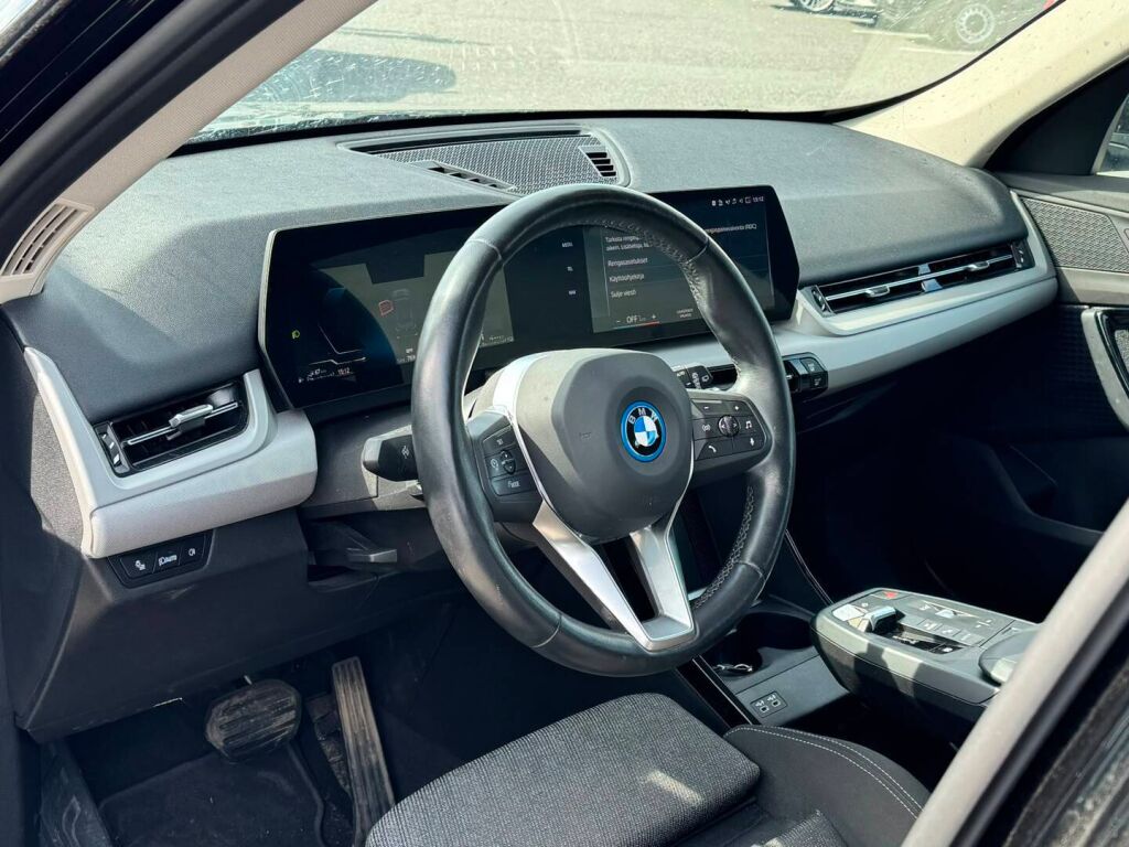 BMW X1 2023 Musta