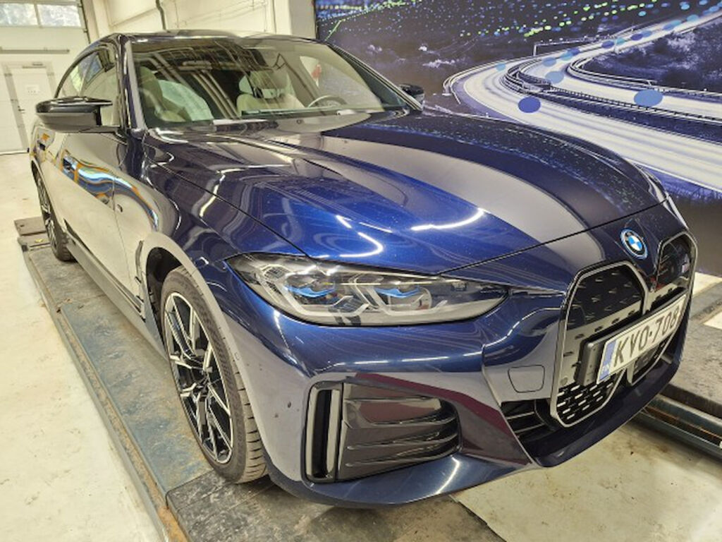 BMW i4 2024 Sininen