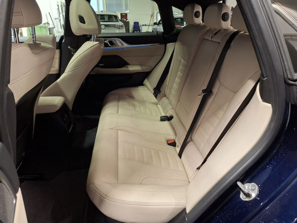 BMW i4 2024 Sininen