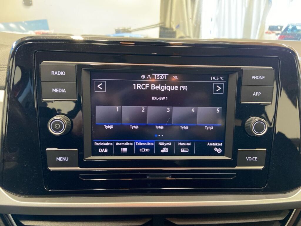 Volkswagen T-Roc 2023 Punainen