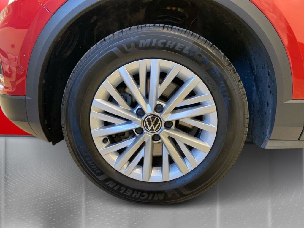 Volkswagen T-Roc 2023 Punainen