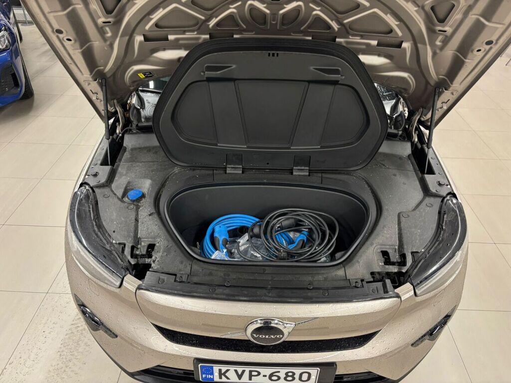 Volvo XC40 2023 Ruskea (beige)