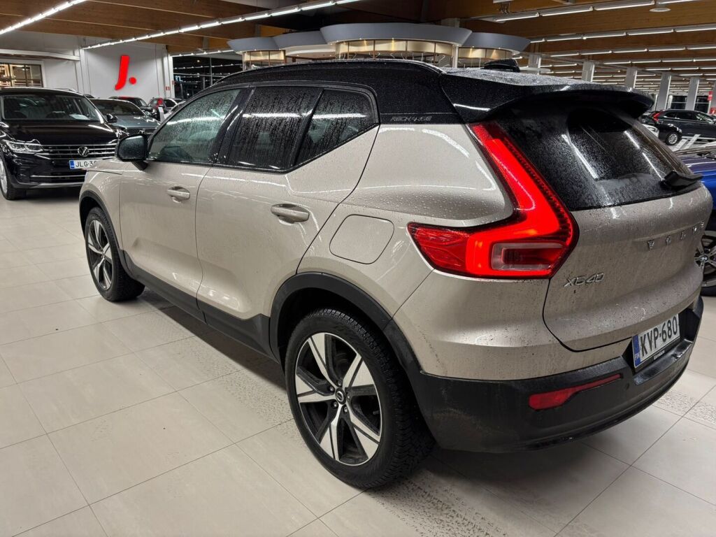 Volvo XC40 2023 Ruskea (beige)