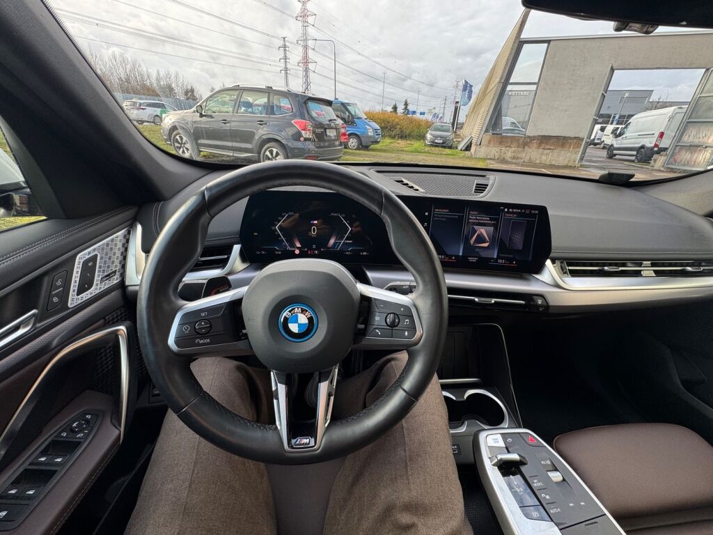BMW iX1 2024 Valkoinen