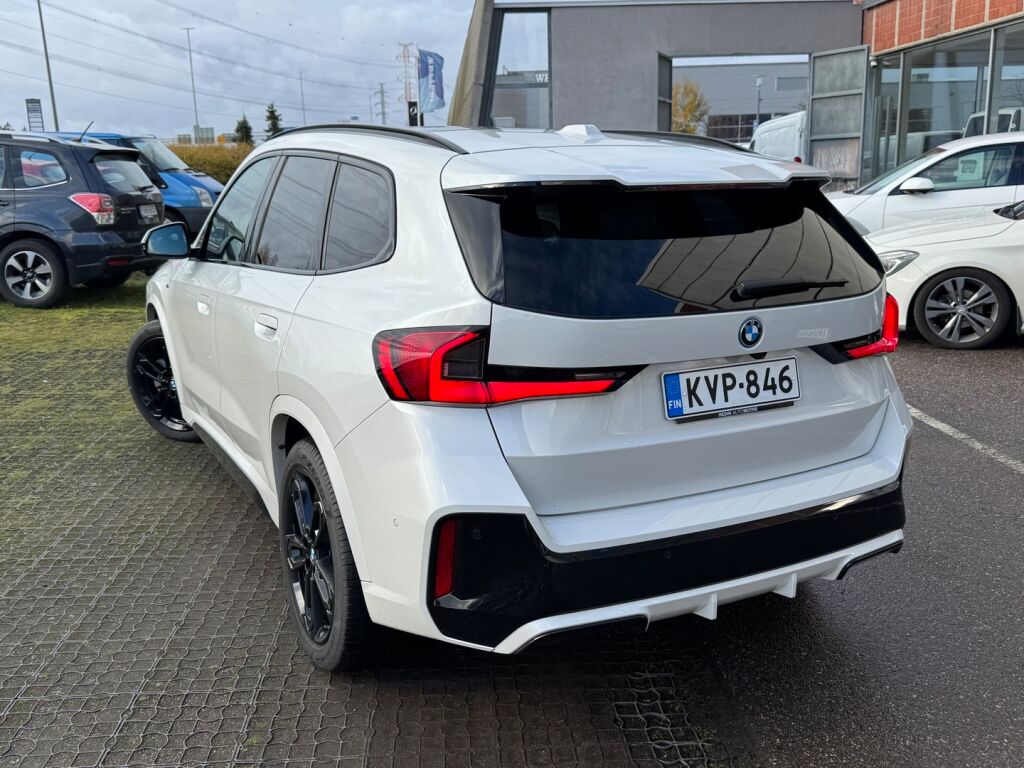 BMW iX1 2024 Valkoinen