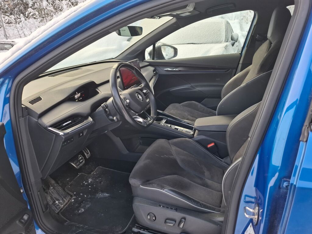 Skoda Enyaq 2024 Sininen