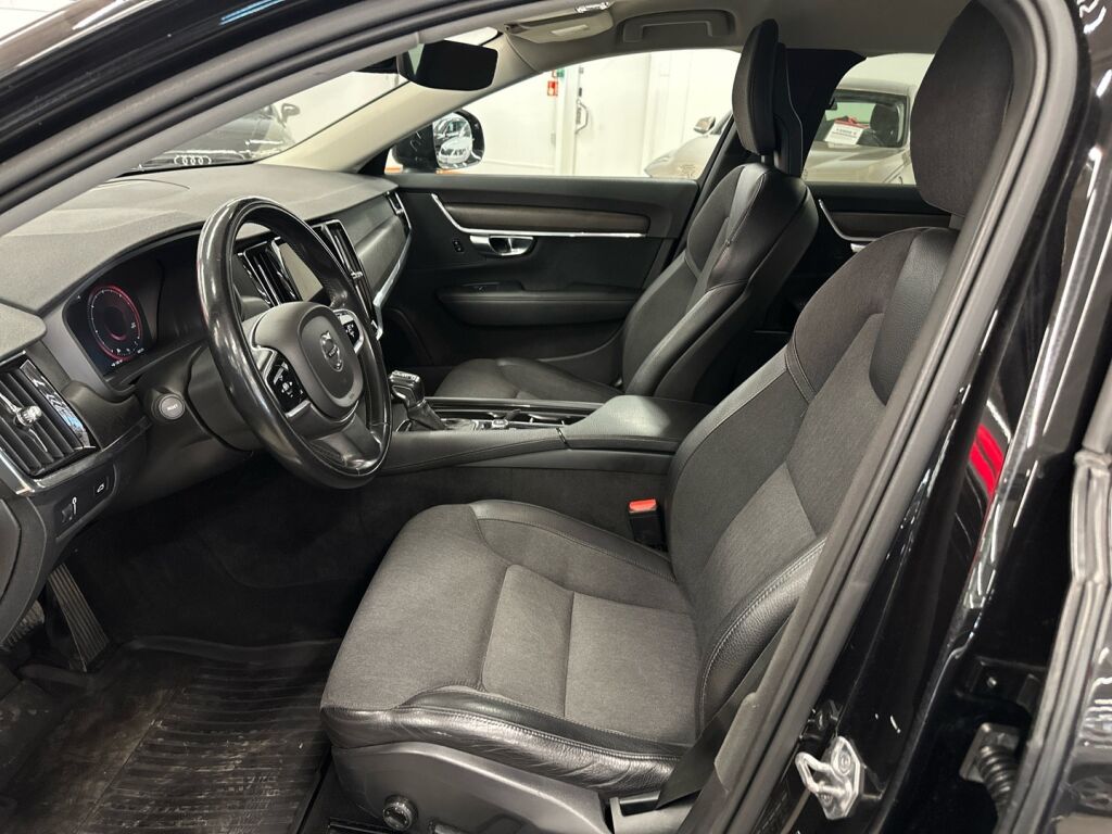 Volvo V90 Cross Country 2017 Musta