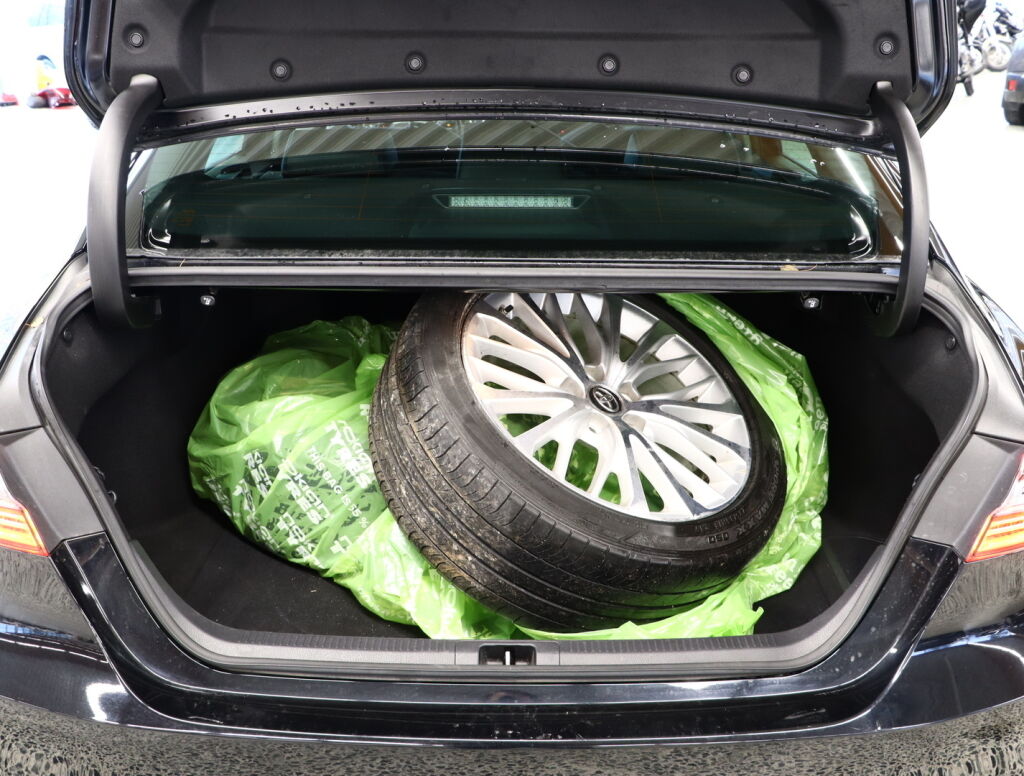 Toyota Camry 2019 Musta