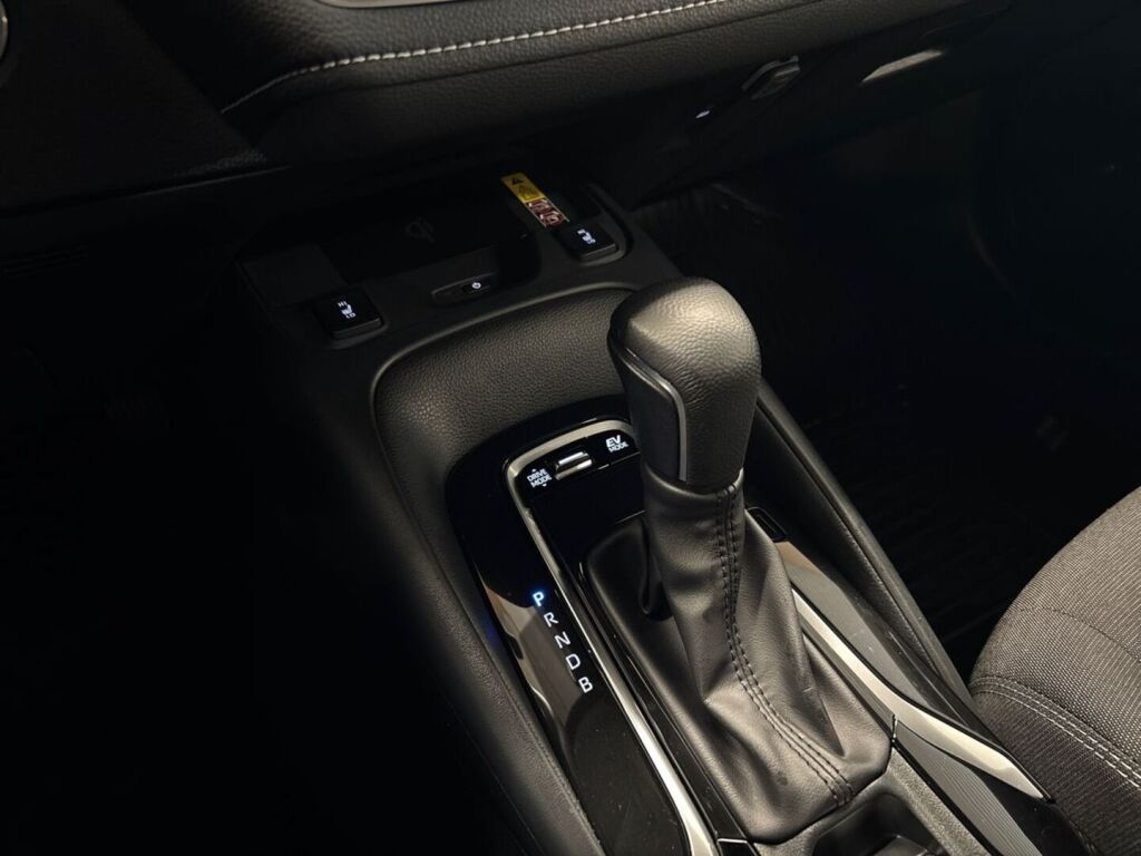 Toyota Corolla 2024 Valkoinen