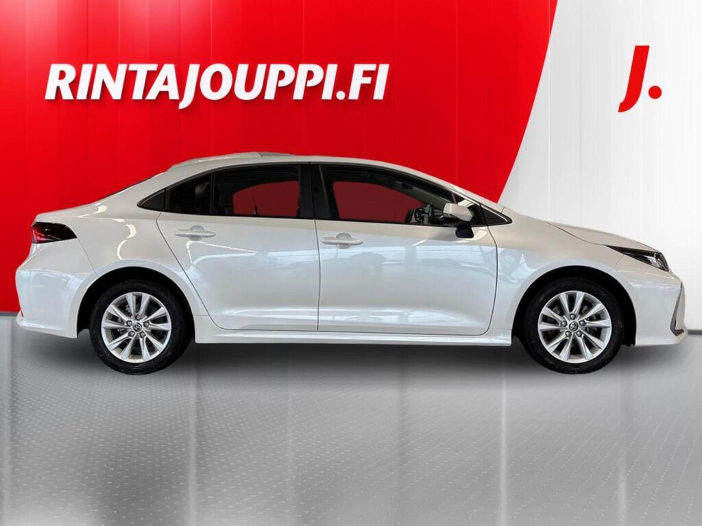 Toyota Corolla 2024 Valkoinen