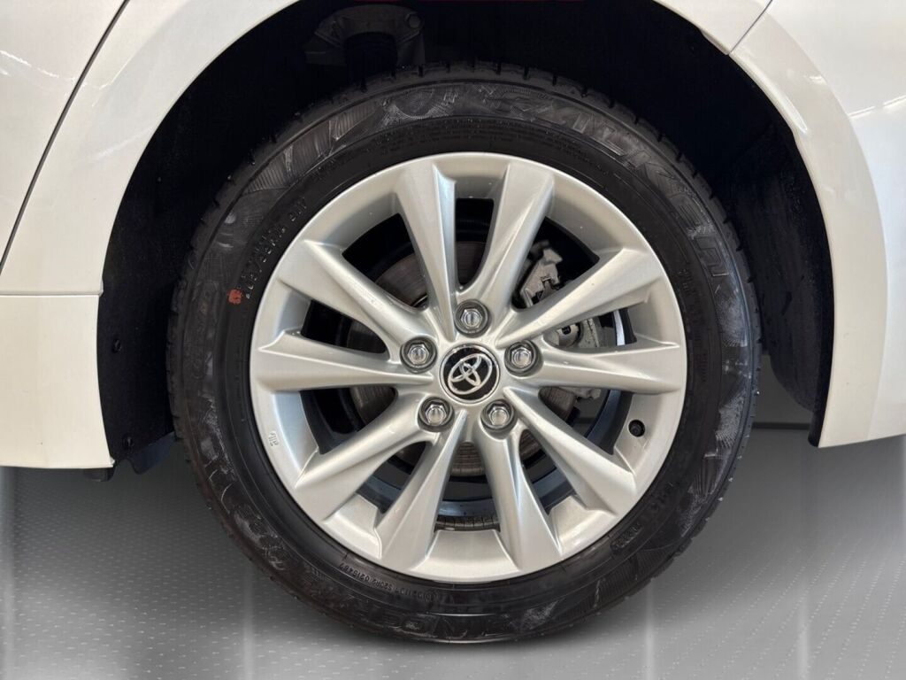 Toyota Corolla 2024 Valkoinen