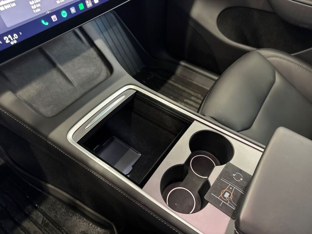 Tesla Model Y 2022 Valkoinen
