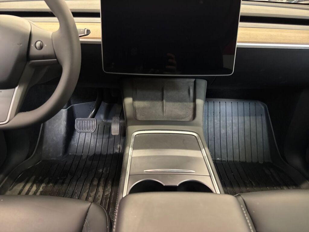 Tesla Model Y 2022 Valkoinen