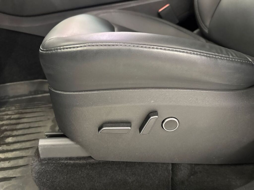 Tesla Model Y 2022 Valkoinen