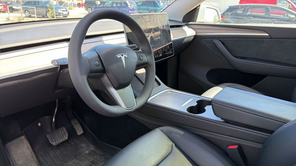 Tesla Model Y 2022 Valkoinen