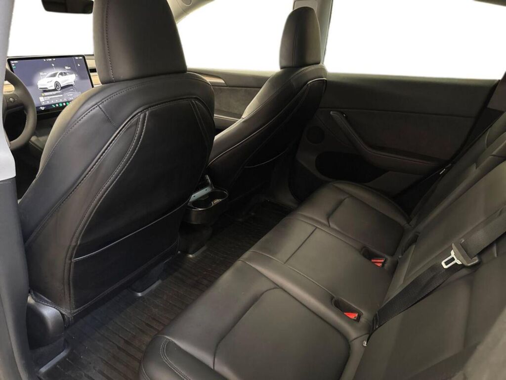 Tesla Model Y 2022 Valkoinen