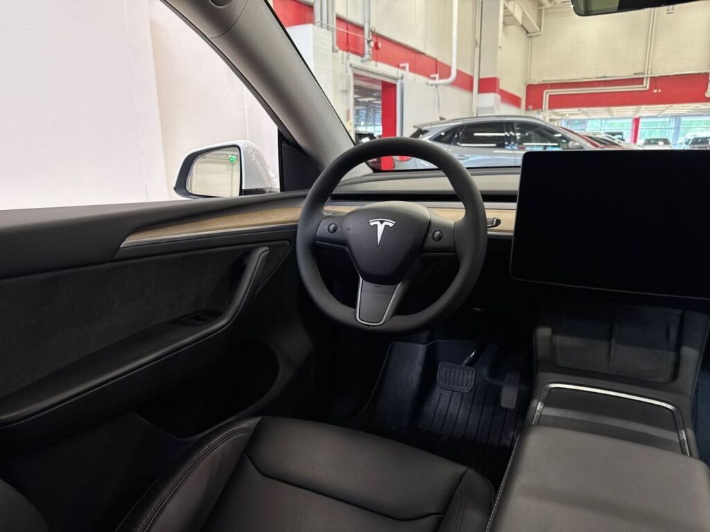 Tesla Model Y 2022 Valkoinen