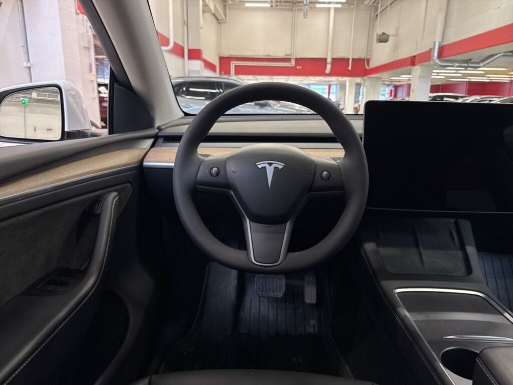 Tesla Model Y 2022 Valkoinen