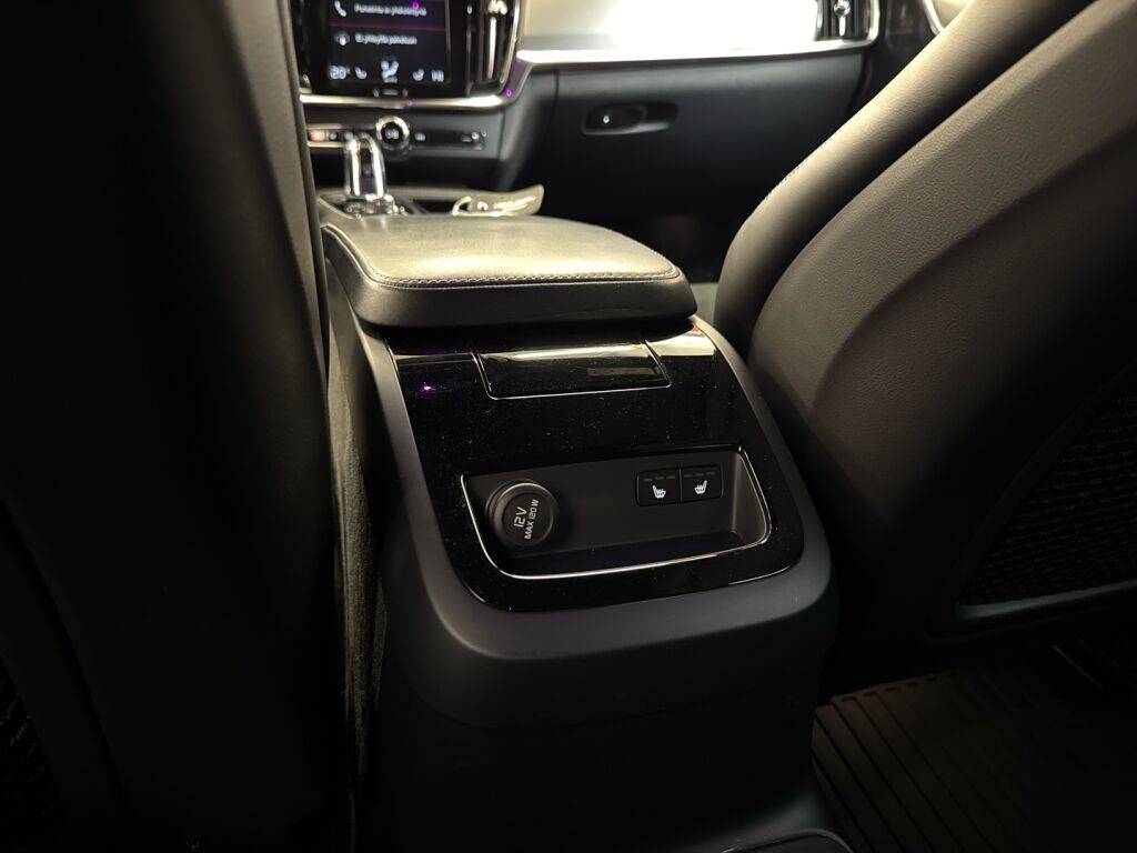 Volvo V90 2019 Sininen