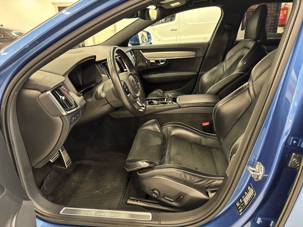 Volvo V90 2019 Sininen