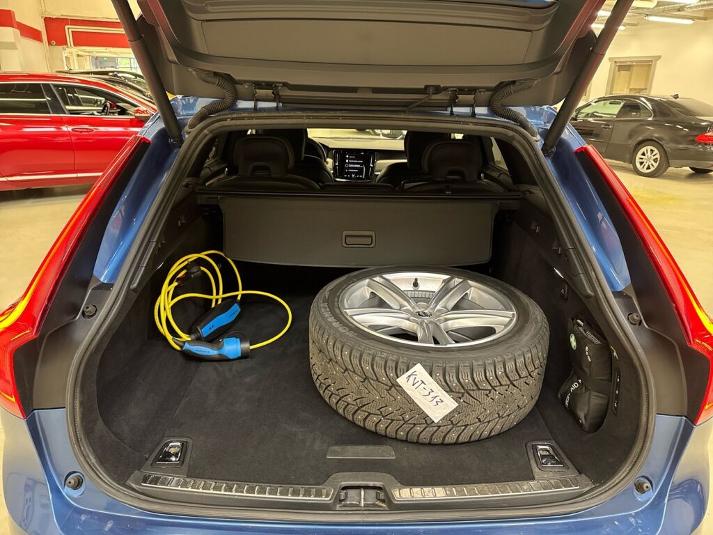 Volvo V90 2019 Sininen