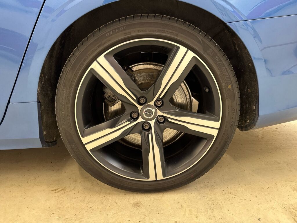 Volvo V90 2019 Sininen