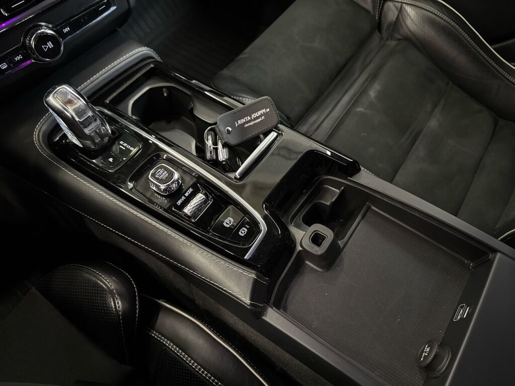 Volvo V90 2019 Sininen