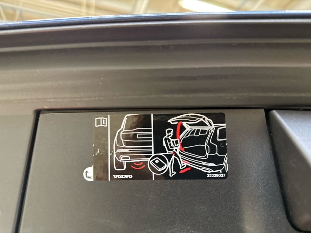 Volvo V90 2019 Sininen