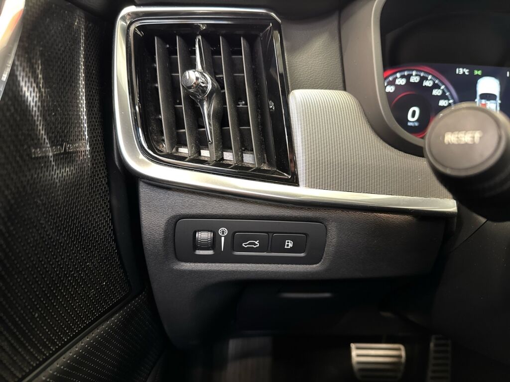 Volvo V90 2019 Sininen