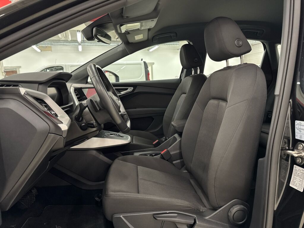 Audi Q4 e-tron 2022 Musta