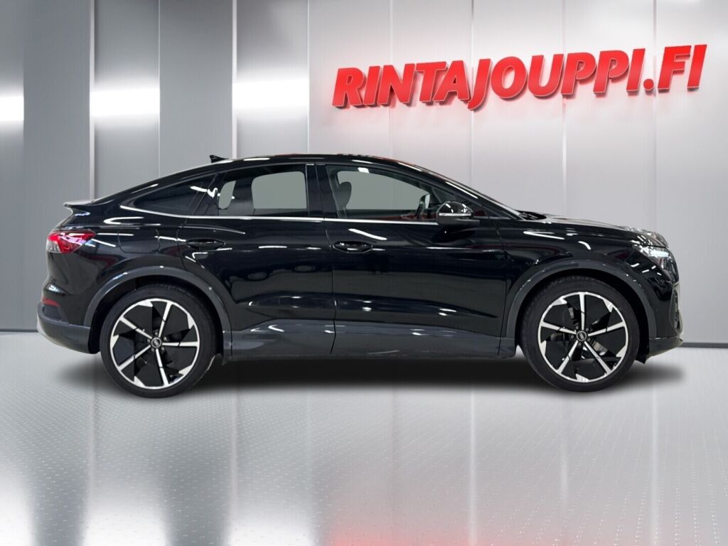 Audi Q4 e-tron 2022 Musta