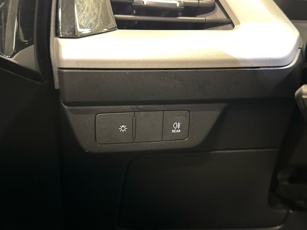 Audi Q4 e-tron 2022 Musta