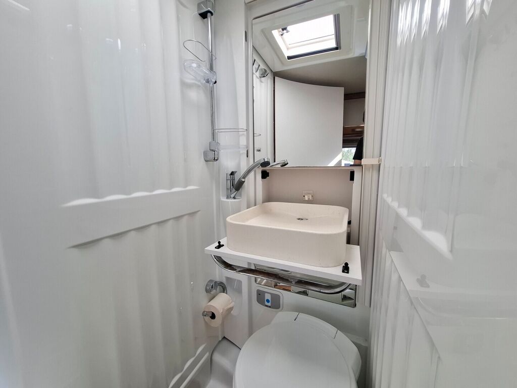 Hymer Exsis-I 414 2017 Valkoinen