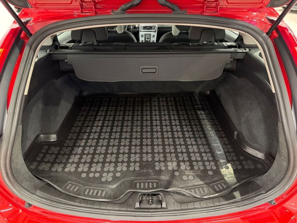 Volvo V60 2012 Punainen