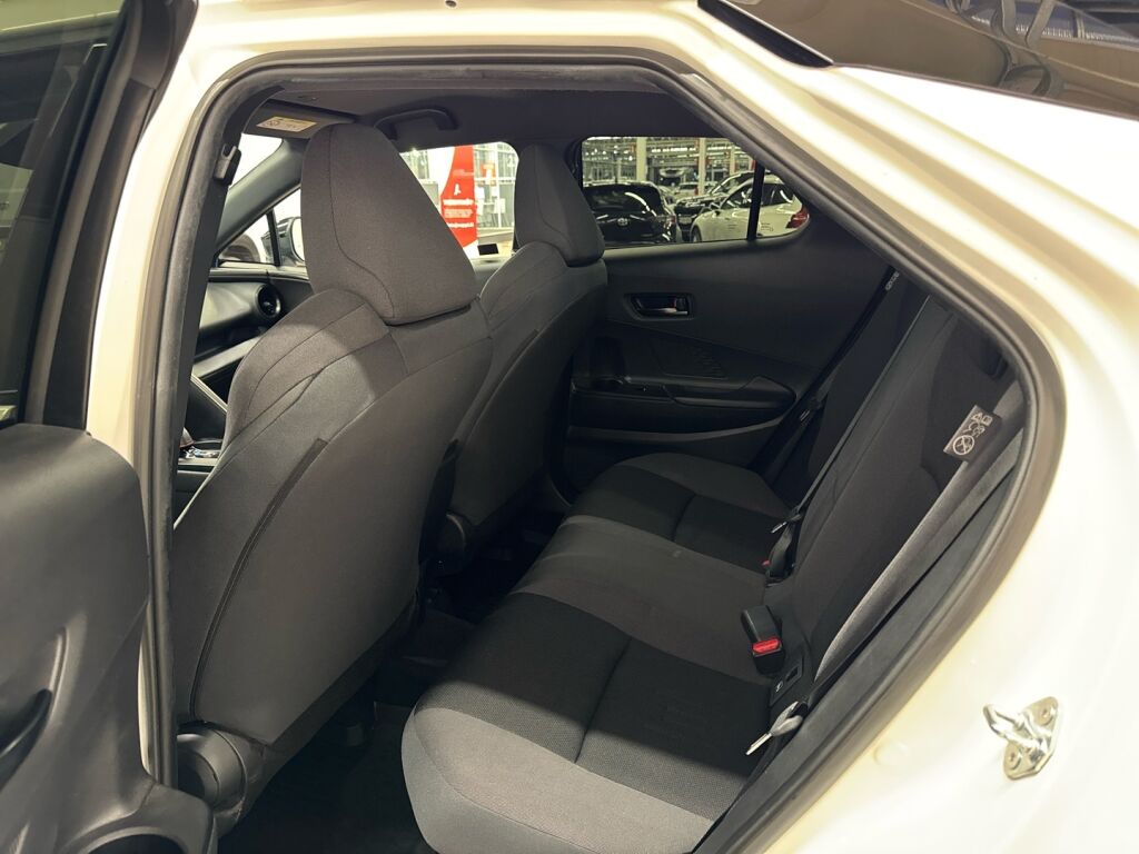 Toyota C-HR 2024 Valkoinen