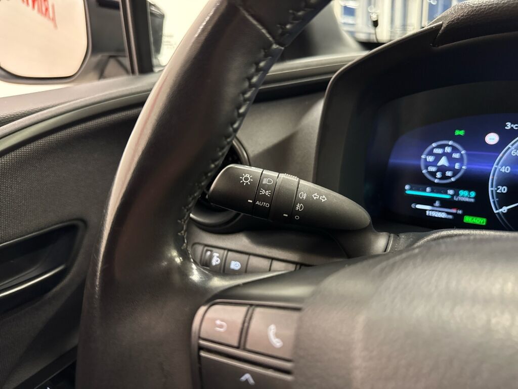 Toyota C-HR 2024 Valkoinen