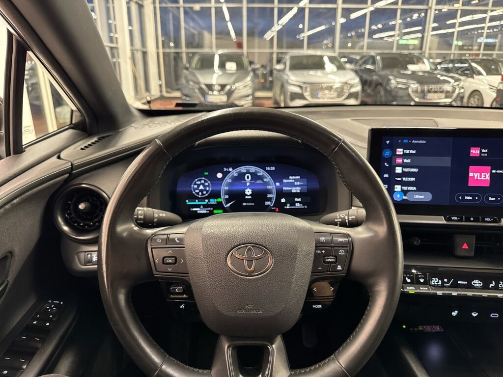 Toyota C-HR 2024 Valkoinen