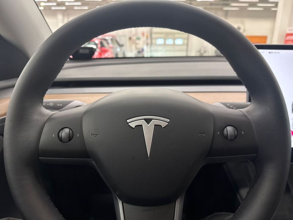 Tesla Model Y 2023 Valkoinen