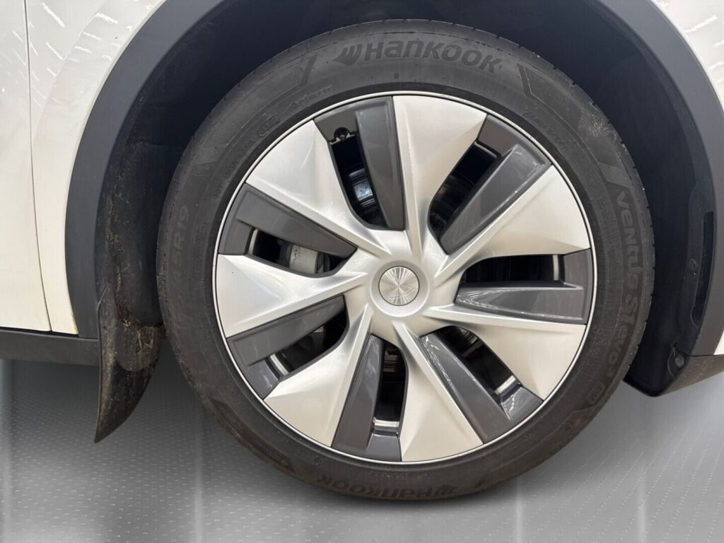 Tesla Model Y 2023 Valkoinen