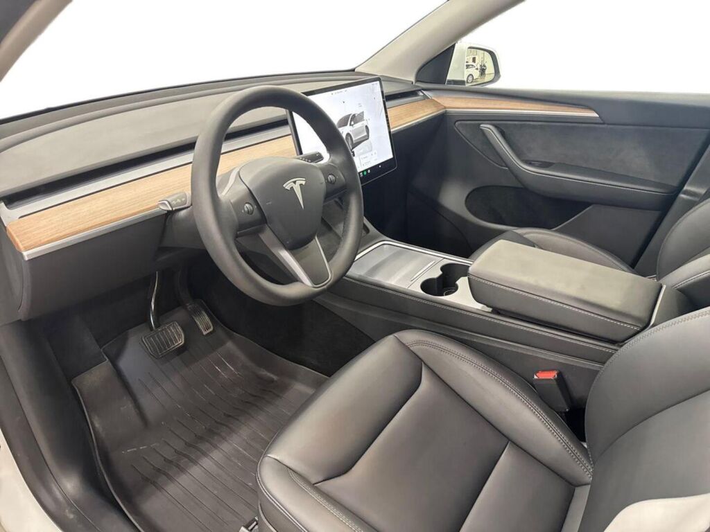 Tesla Model Y 2023 Valkoinen